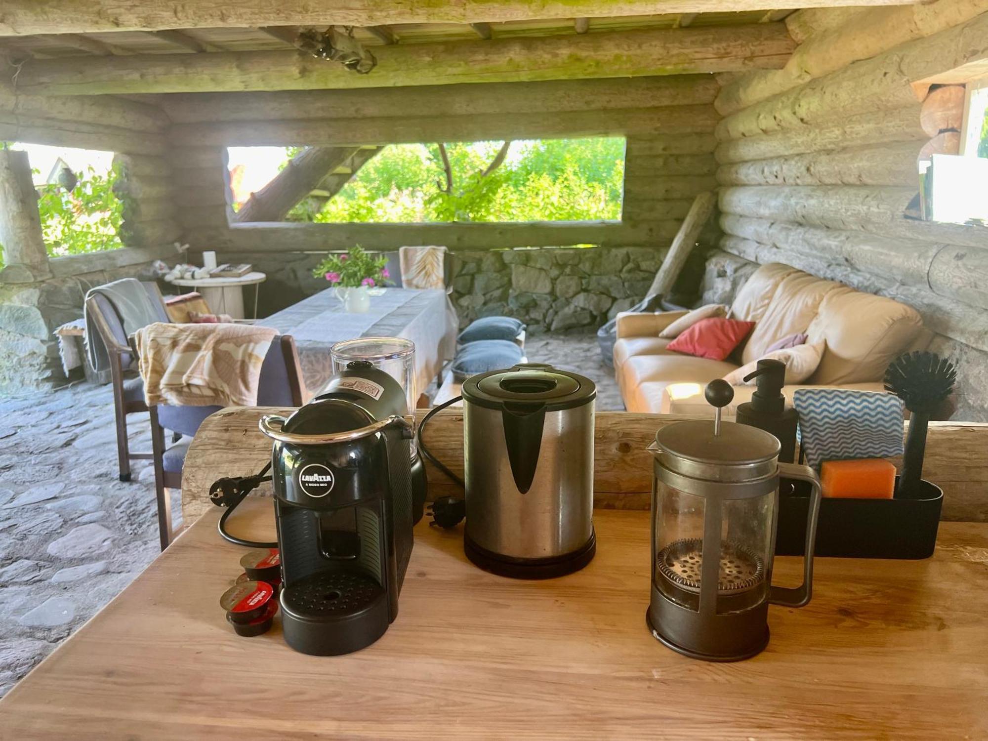 Suurekivi Kuelalistemaja Hotel Reigi Exterior foto
